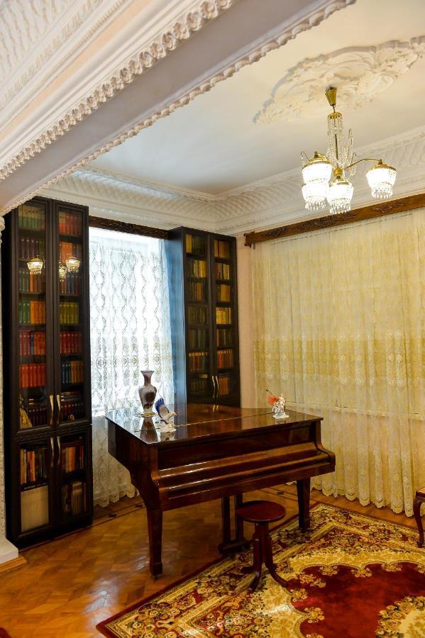 Gold Guest House Kutaisi Eksteriør billede