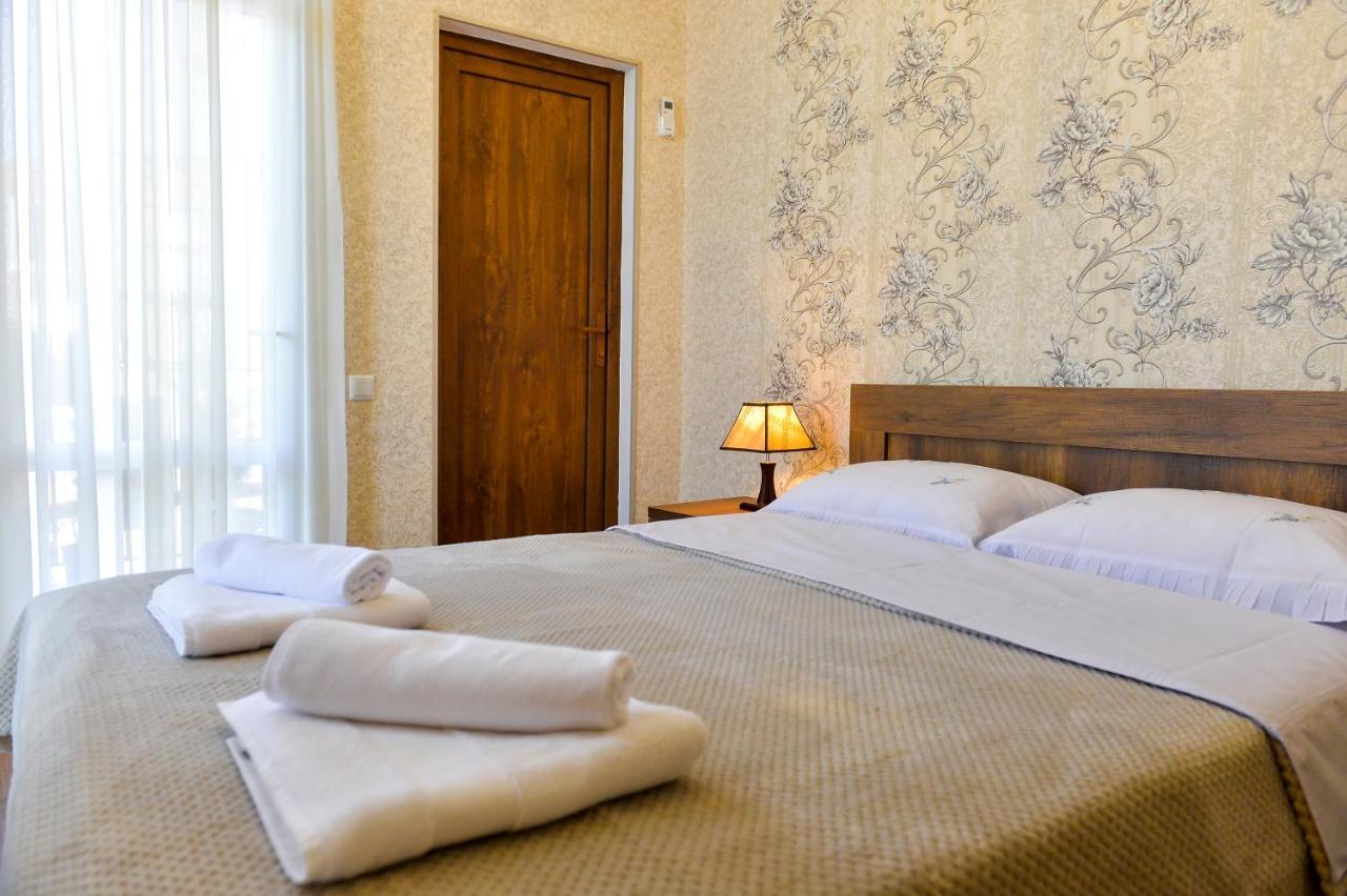 Gold Guest House Kutaisi Eksteriør billede