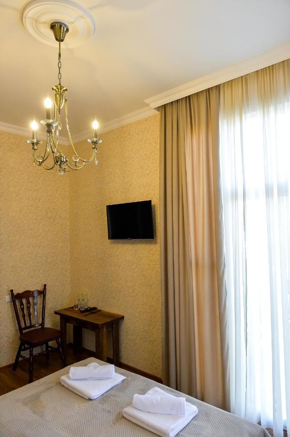 Gold Guest House Kutaisi Eksteriør billede