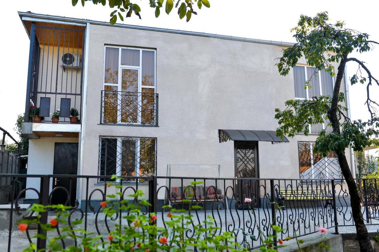 Gold Guest House Kutaisi Eksteriør billede