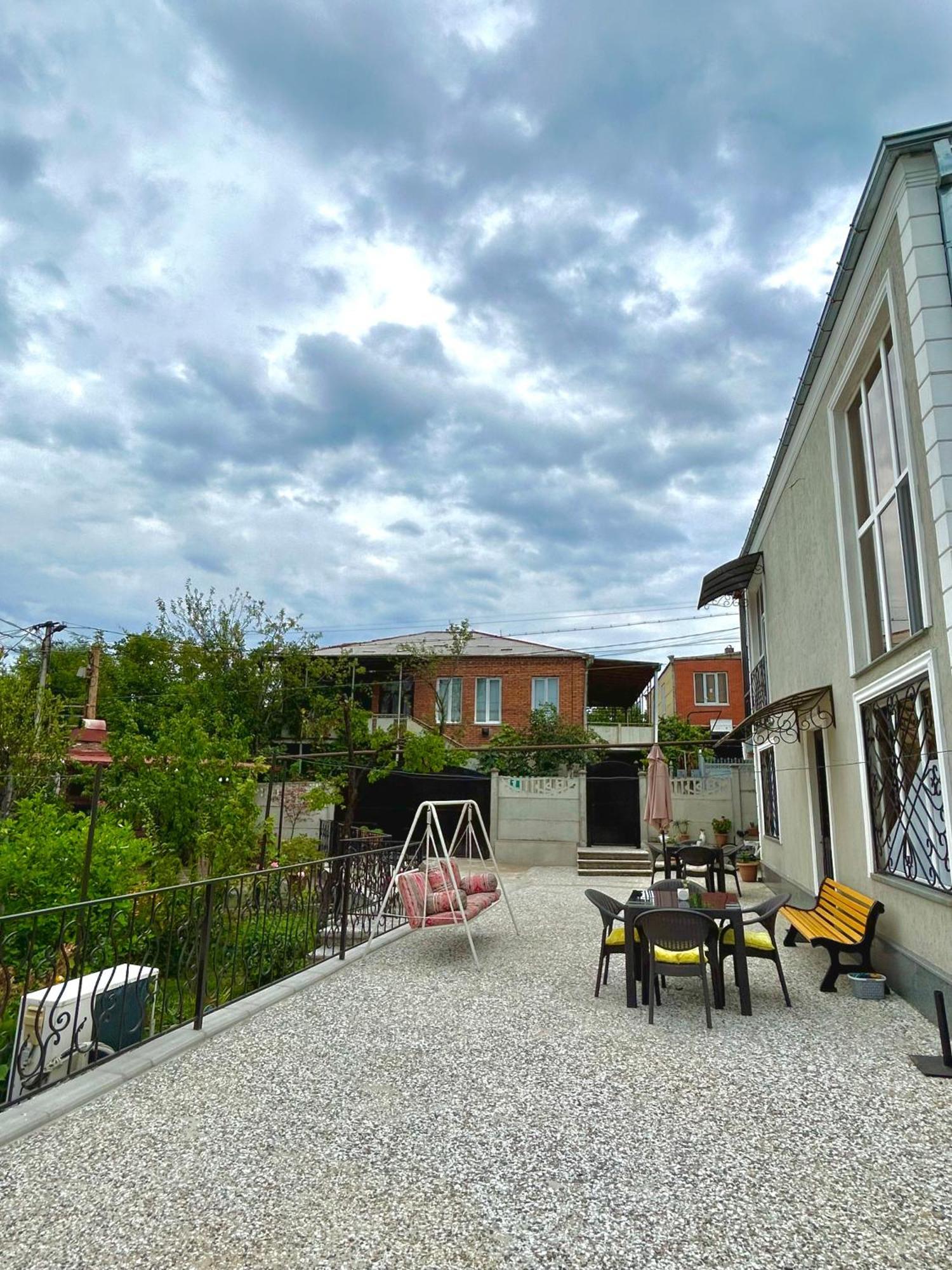 Gold Guest House Kutaisi Eksteriør billede